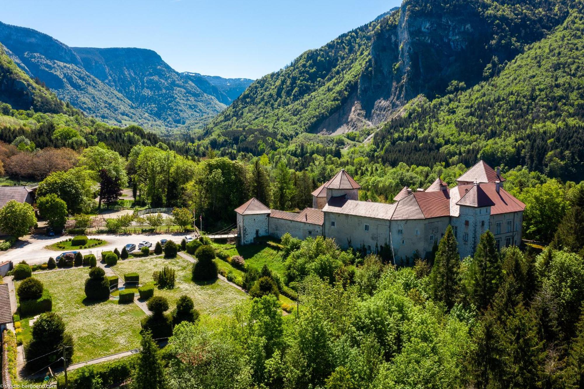 Chateau De Thorens Екстериор снимка